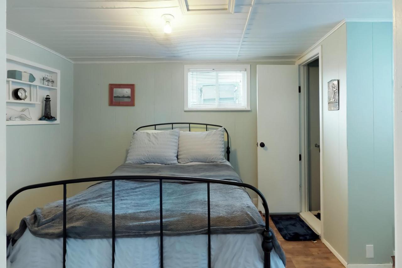 Westport Marina Guest House Экстерьер фото