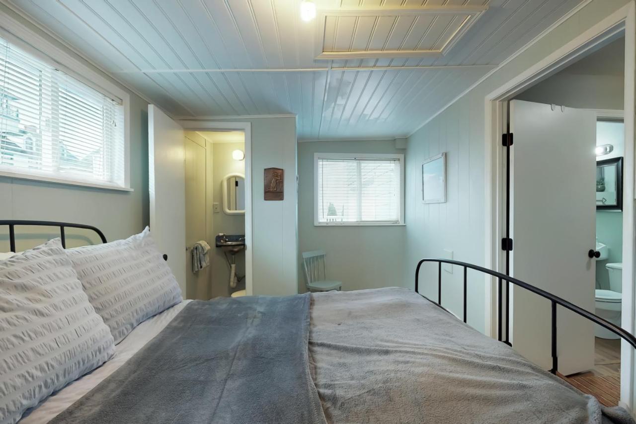 Westport Marina Guest House Экстерьер фото