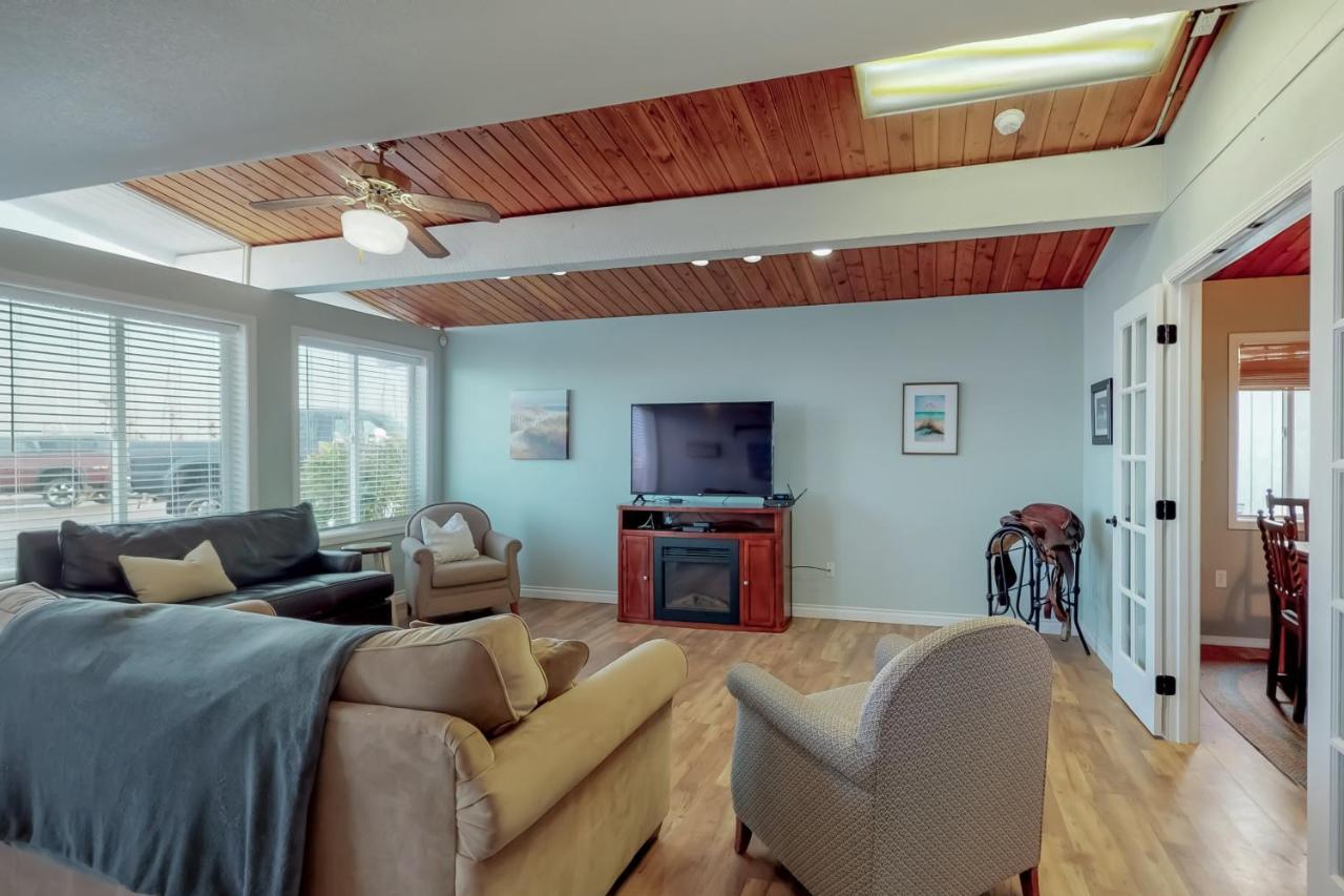 Westport Marina Guest House Экстерьер фото